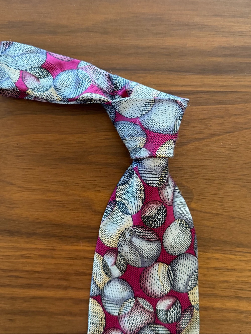 Robert Talbott Men's Tie in Magenta with Silver and Gray Circles